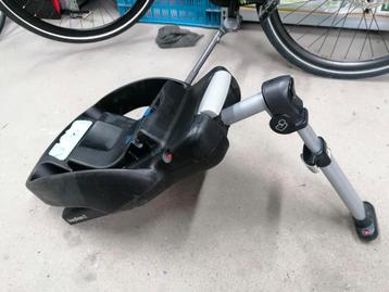 Maxi cosi easybase 2  beschikbaar voor biedingen