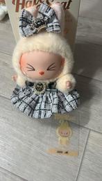 Labubu have a seat - Sisi, Verzamelen, Ophalen of Verzenden, Nieuw, Knuffel of Figuurtje