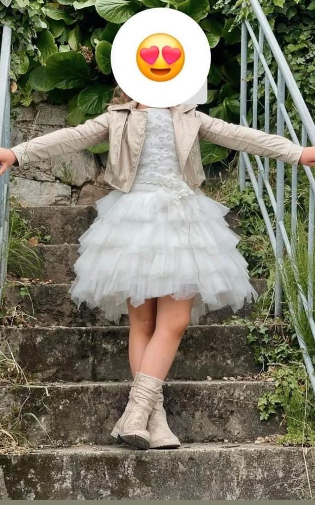 Feestelijke set maat 134/34, Verzamelen, Speldjes, Pins en Buttons, Zo goed als nieuw, Ophalen of Verzenden