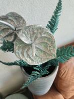 Vaas 42 cm hoog met kunstbloemen zilver en groen glitter, Huis en Inrichting, Ophalen of Verzenden, Zo goed als nieuw