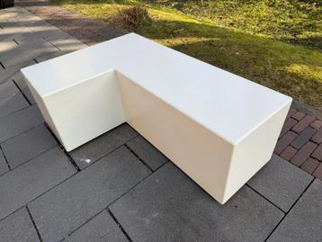 L vormige space age salontafel  beschikbaar voor biedingen