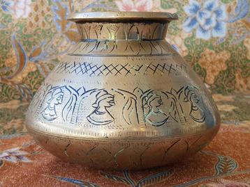 Mooie zware antieke Oosterse kookpot van brons 15,5 cm. beschikbaar voor biedingen