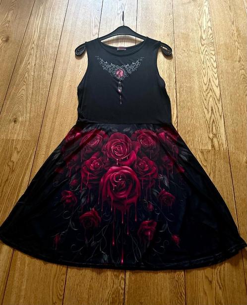 Gothic Spiral Jurk Maat L XL Zwart rood met rode rozen alto, Kleding | Dames, Jurken, Zo goed als nieuw, Maat 46/48 (XL) of groter