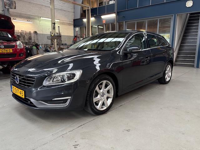 VOLVO V60 D4 181pk Summum Geartronic | Crème leder | Stoelv, Auto's, Volvo, Particulier, Te koop, V60, ABS, Airbags, Airconditioning