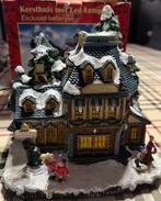 Kersthuis met LED verlichting en adapter zgan, Diversen, Ophalen, Zo goed als nieuw