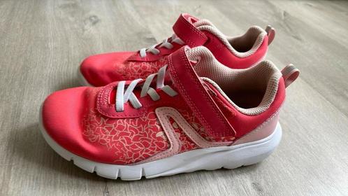 Gymschoenen / sneakers decathlon maat 33, Kinderen en Baby's, Kinderkleding | Schoenen en Sokken, Zo goed als nieuw, Sportschoenen