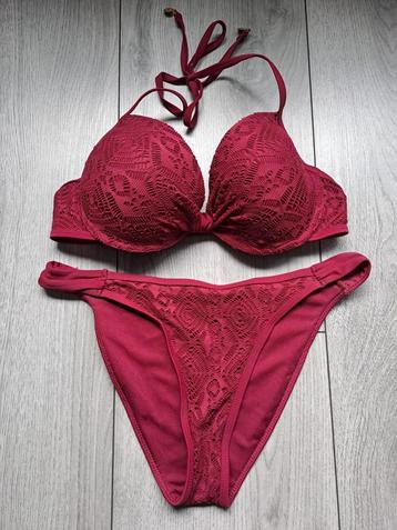 Bordeauxrode bikini maat 80 C broekje L beschikbaar voor biedingen