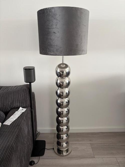 Zilveren bollen vloerlamp van Aro Wonen, Huis en Inrichting, Lampen | Vloerlampen, Zo goed als nieuw, 150 tot 200 cm, Ophalen