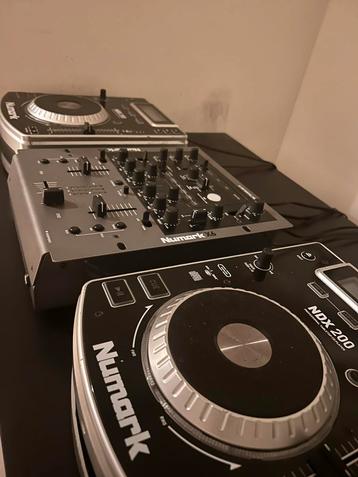 ≥ Numark DJ Set - 2 NDX200, 1 NDX400, X6 Mengpaneel — Dj-sets en