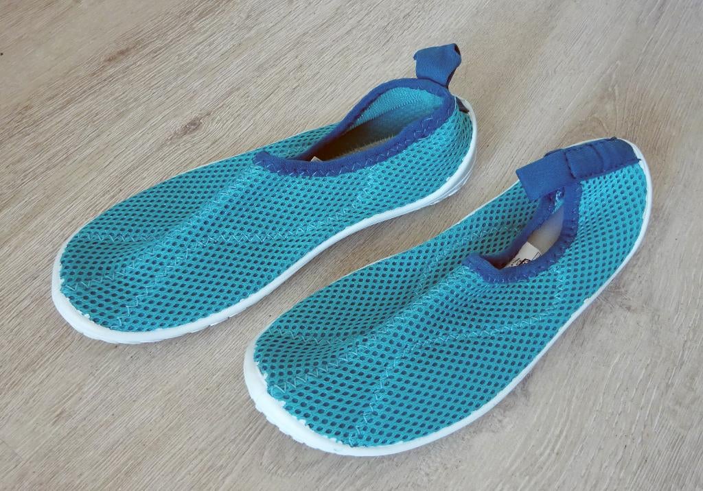 Waterschoenen Decathlon - turquoise - maat 30 - 31, Kinderen en Baby's, Kinderkleding | Schoenen en Sokken, Ophalen, Jongen of Meisje