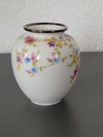 ** H&G Selb Bavaria vaasje bloemetjes platina rand 6,7 cm, Antiek en Kunst, Ophalen of Verzenden
