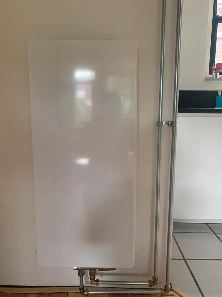 Nieuwe Radiator met platte voorkant, Doe-het-zelf en Verbouw, Verwarming en Radiatoren, Nieuw, Radiator, 80 cm of meer, 60 tot 150 cm