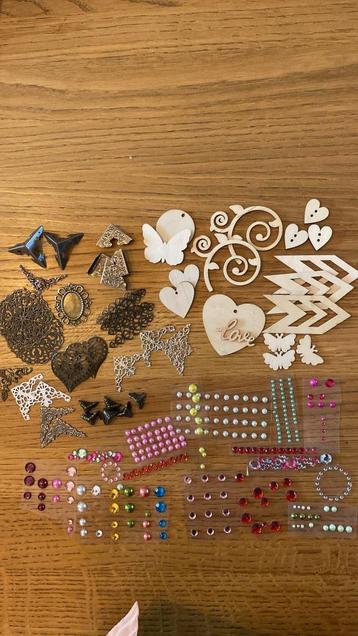 @ groot SCRAPBOOK pakket met diverse materialen (2) @ beschikbaar voor biedingen