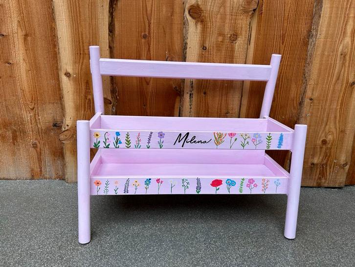 Gepersonaliseerde Boekenbak - Handbeschilderd, Kinderen en Baby's, Kinderkamer | Overige Meubels, Nieuw, Overige typen, Ophalen of Verzenden