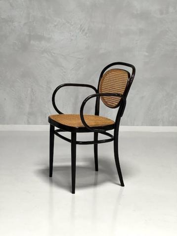 Thonet 215 RF eettafelstoel vintage design eetkamerstoel beschikbaar voor biedingen