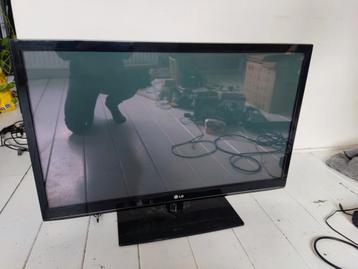 LG TV - Gebruikt 98x61 cm beschikbaar voor biedingen