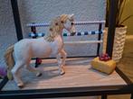 Schleich paard met hindernis en accessoires, Ophalen of Verzenden, Gebruikt