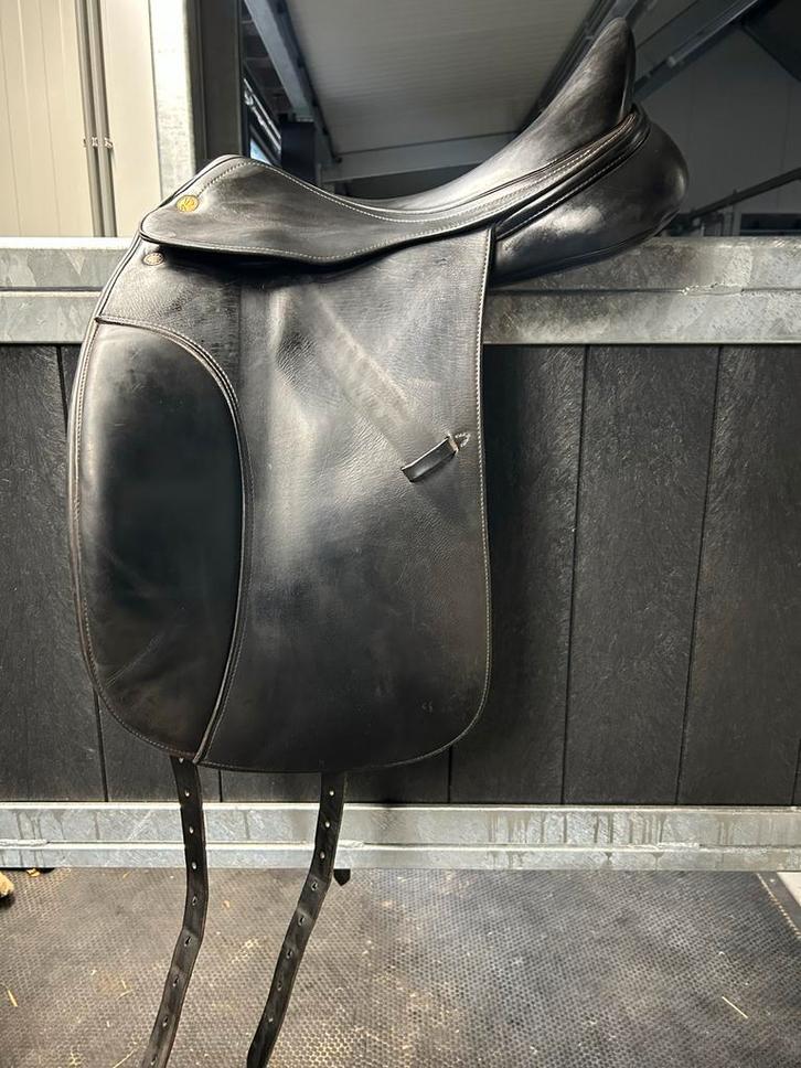 Prima dressuurzadel van Prestige, 17 inch T.E.A.B, Dieren en Toebehoren, Paarden en Pony's | Zadels, Gebruikt, Dressuur, Ophalen
