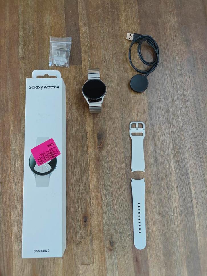 Samsung Galaxy Watch 4 40mm, Sieraden, Tassen en Uiterlijk, Smartwatches, Gebruikt, Android, Zilver, Afstand, Calorieverbanding
