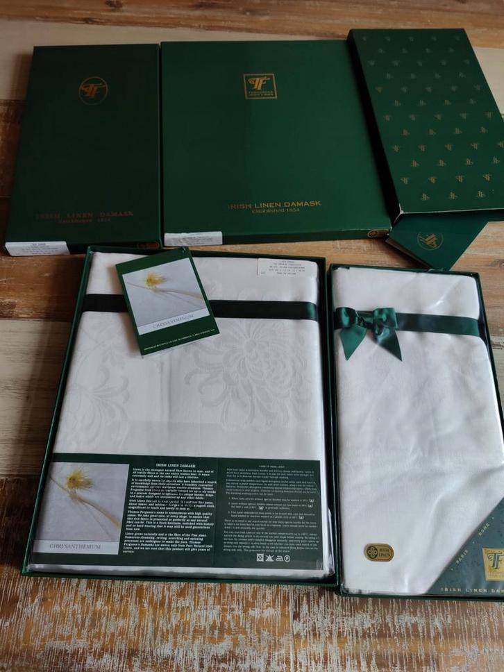 Irish  linnen damast tafelkleed & servetten nieuw, Huis en Inrichting, Keuken | Textiel, Nieuw, Tafelkleed of Tafelzeil, Wit, Ophalen of Verzenden