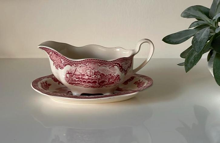 Johnson Bros Old Britain Castles schenkkan, Huis en Inrichting, Keuken | Servies, Zo goed als nieuw, Schaal of Schalen, Overige stijlen