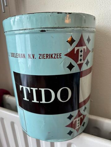 Blauw winkelblik Tido Zierikzee. Koninklijke Zeelandia beschikbaar voor biedingen