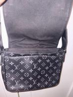 Zwarte LV Messenger Bag, Overige merken, Gebruikt, 25 tot 40 cm, Ophalen of Verzenden