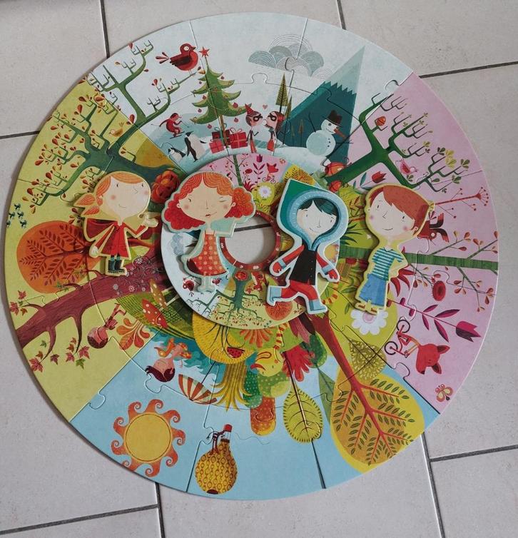 Djeco Puzzel vier Seizoenen rond 65 cm, Hobby en Vrije tijd, Denksport en Puzzels, Zo goed als nieuw, Legpuzzel, Minder dan 500 stukjes