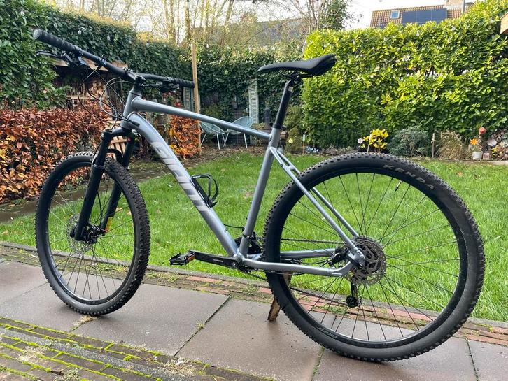 Giant Talon 29 2-GE XL Knight Mountainbike - Nieuw €599!, Fietsen en Brommers, Fietsen | Mountainbikes en ATB, Zo goed als nieuw