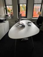 Prachtig bureau wit met stalen poten, Huis en Inrichting, Bureaus, Ophalen, Gebruikt