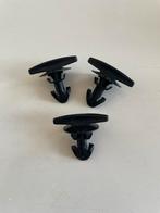 BMW E34 gereedschapsklep klem, Ophalen of Verzenden, BMW