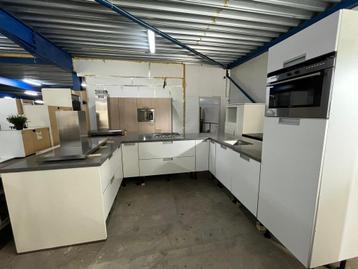 Complete keuken Compleet met APP 120Keukens op voorraad 2769 beschikbaar voor biedingen