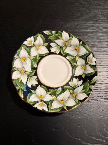 Royal Albert – Floral Series “Trillium” Schoteltje beschikbaar voor biedingen