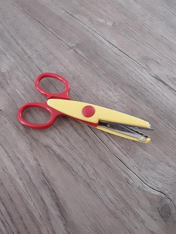handige en leuke kartelschaar beschikbaar voor biedingen