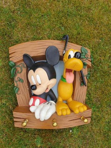 disney beeld , pluto , mickey mouse  beschikbaar voor biedingen