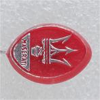 SP1383 Speldje Maserati zilver op rood, Gebruikt, Ophalen of Verzenden