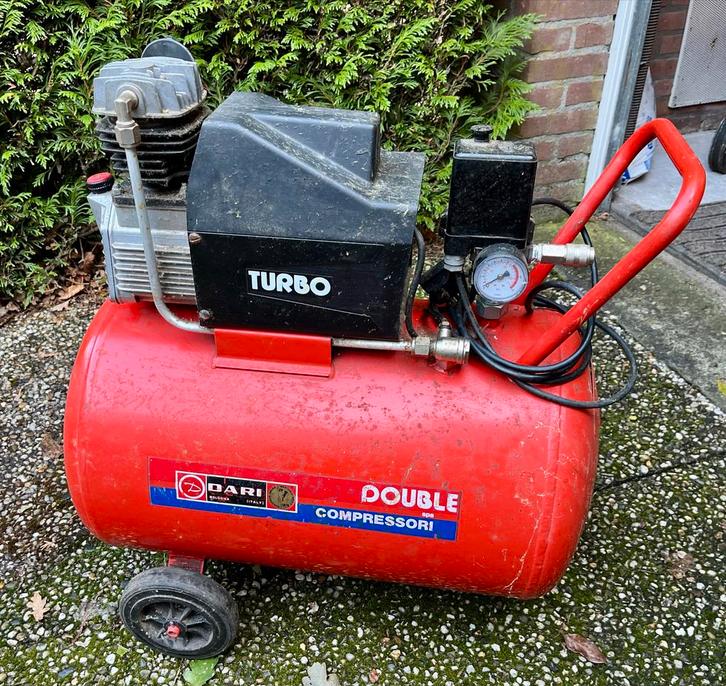 Dari Double Turbo Mobiele Compressor, Doe-het-zelf en Verbouw, Compressors, Gebruikt, 6 tot 10 bar, Minder dan 25 liter, Minder dan 200 liter/min
