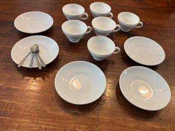Kinderservies beschikbaar voor biedingen
