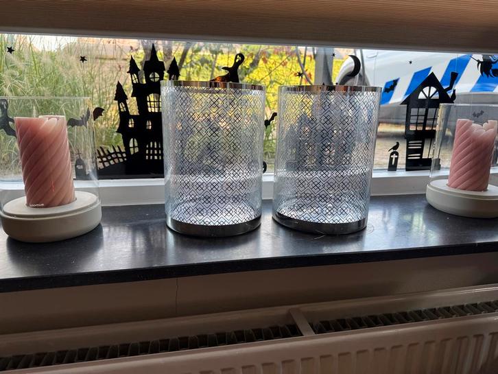 2 Riviera Maison Windlichten, Huis en Inrichting, Woonaccessoires | Kandelaars en Kaarsen, Zo goed als nieuw, Kandelaar, 25 tot 50 cm