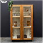 Vintage schoolkast Laboratoriumkast Kast Vitrine uit 1960