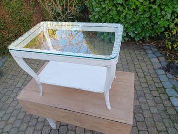 Leuke Vintage Salontafel beschikbaar voor biedingen