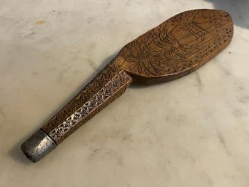 antieke breischede met kerfsnee  volkskunst beschikbaar voor biedingen