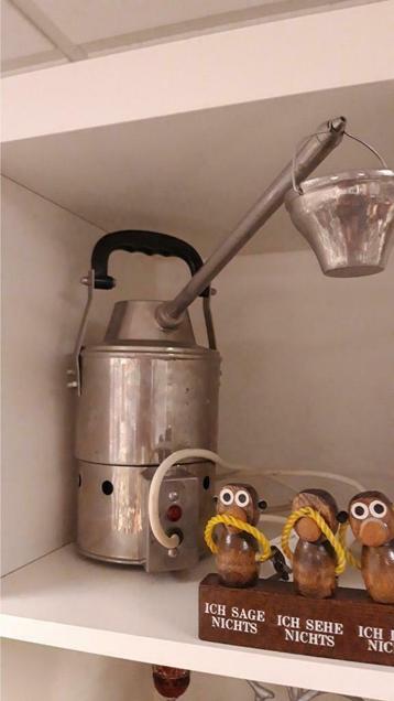 Oude astma vernevelaar voor rariteitenkabinet / decoratie beschikbaar voor biedingen