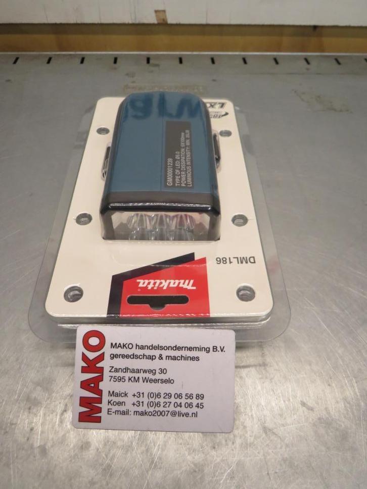 Makita DML186 18V Li-Ion accu lamp LED body - 700lux  Nieuw, Doe-het-zelf en Verbouw, Gereedschap | Handgereedschap, Nieuw, Ophalen of Verzenden