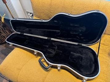 Fender molded case 80's beschikbaar voor biedingen