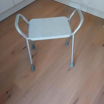 Douchekruk belastbaar t/m 190 kg Nieuwstaat beschikbaar voor biedingen