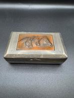 Snuifdoos met gravure van paarden, Ophalen of Verzenden, Zo goed als nieuw, (Water)pijp