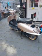 Agm gt snorscooter weinig km, Fietsen en Brommers, Snorfietsen en Snorscooters, Ophalen of Verzenden, Overige merken