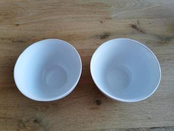2 Witte kommen. Merk: Pomax. Vaatwasmachinebestendig.  beschikbaar voor biedingen