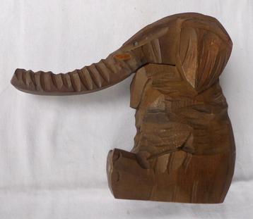 olifant houten notenkraker  jaren 30 beschikbaar voor biedingen